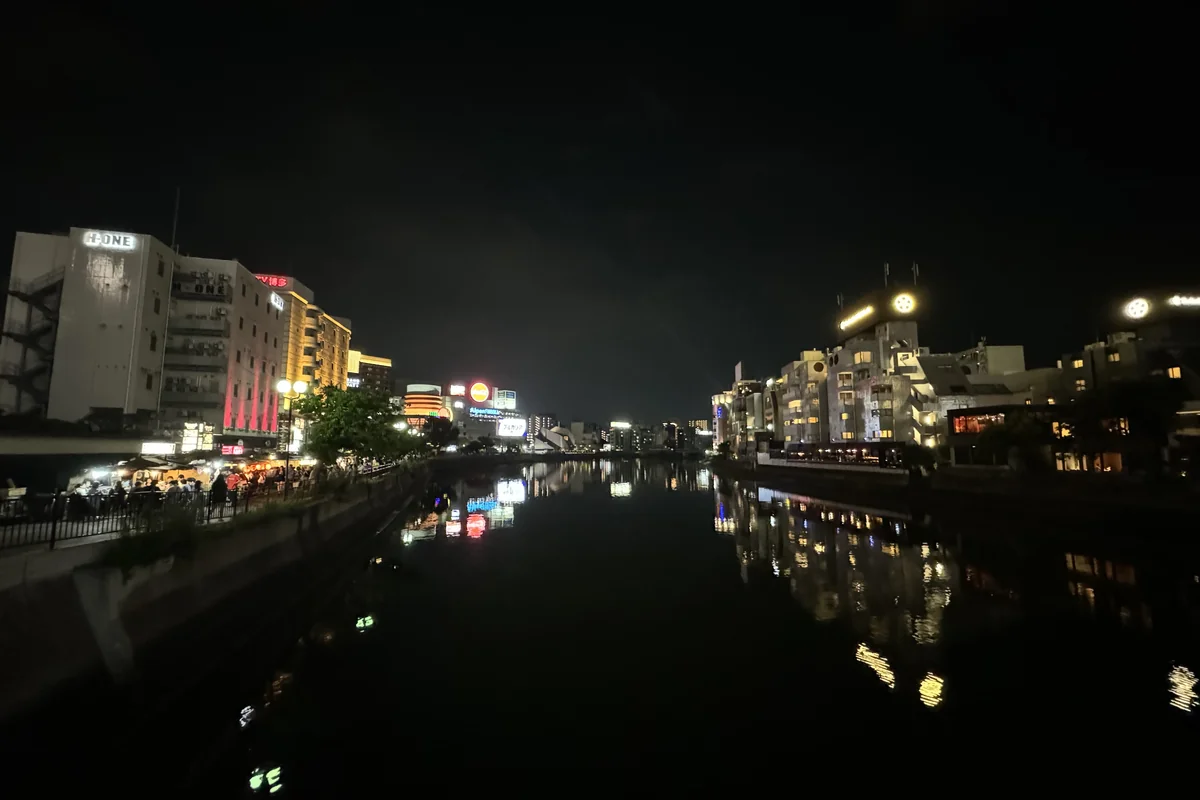 博多の屋台と那珂川夜景